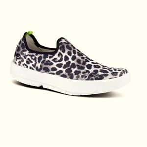 Oofos oomg Eezee shoe